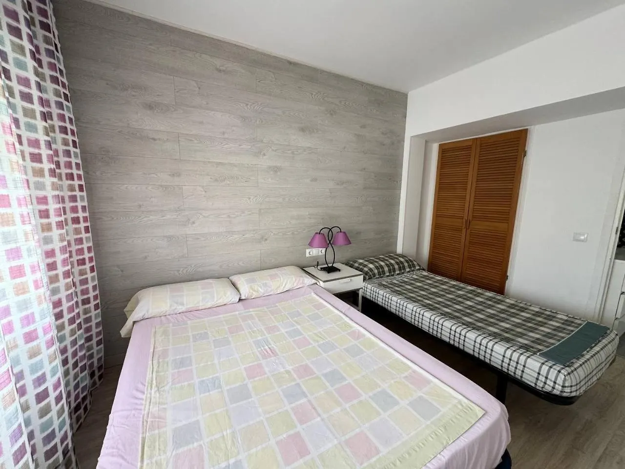 Apartsalou Priorat 0*, Salou Spain